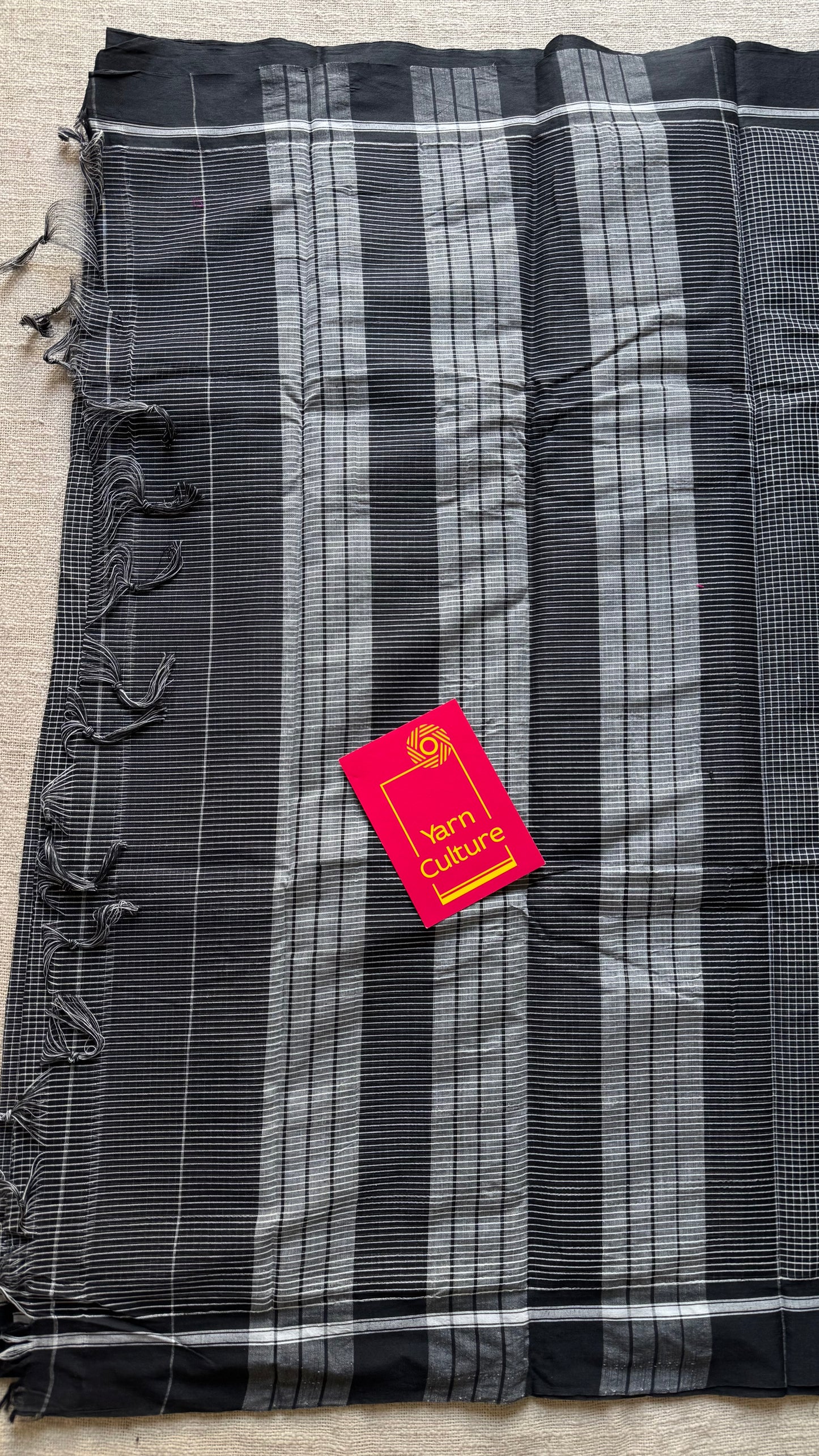 Classic black and white checks with black border, patteda anchu, soft cotton - YCLOKC220