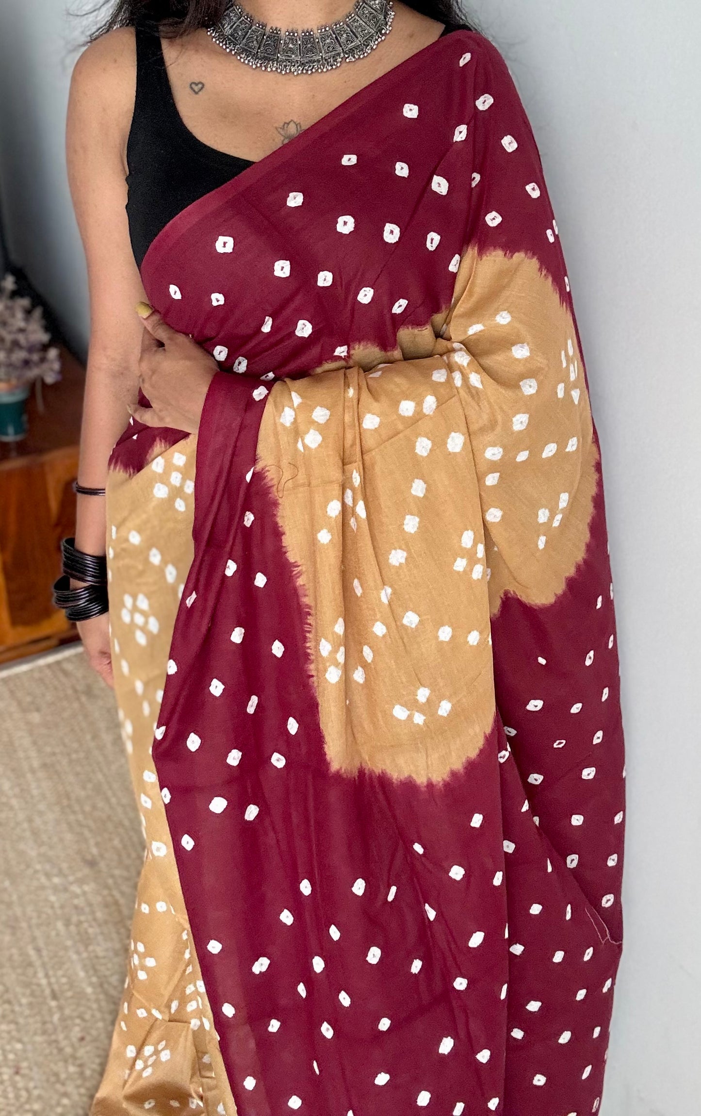 Beige with maroon Sungudi/Bandhani, soft cotton - YCCOTNSEMS78