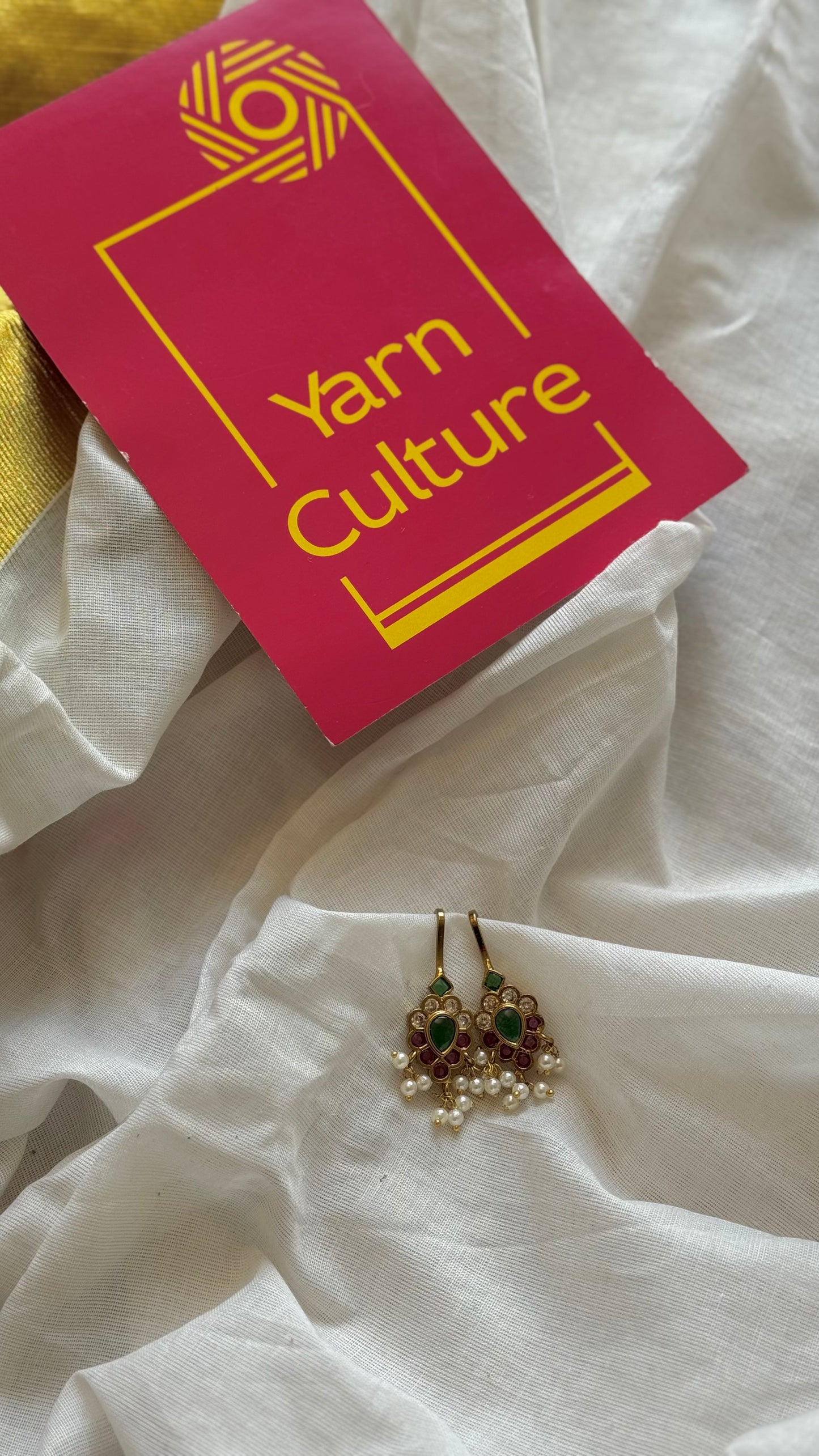 Bugadi clip-on (non pierced), green, ruby and white - YCGPEBU661