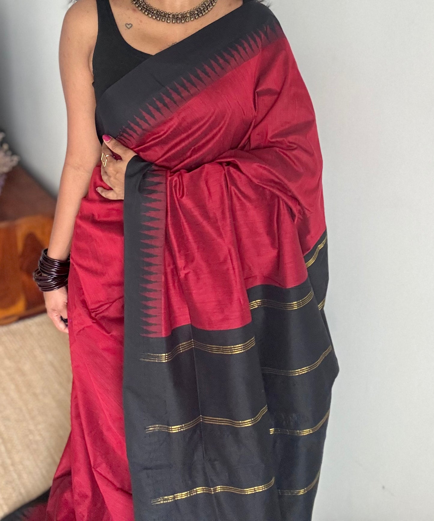 Red with black temple border - cotton silk - YCCOTNOCKCS4