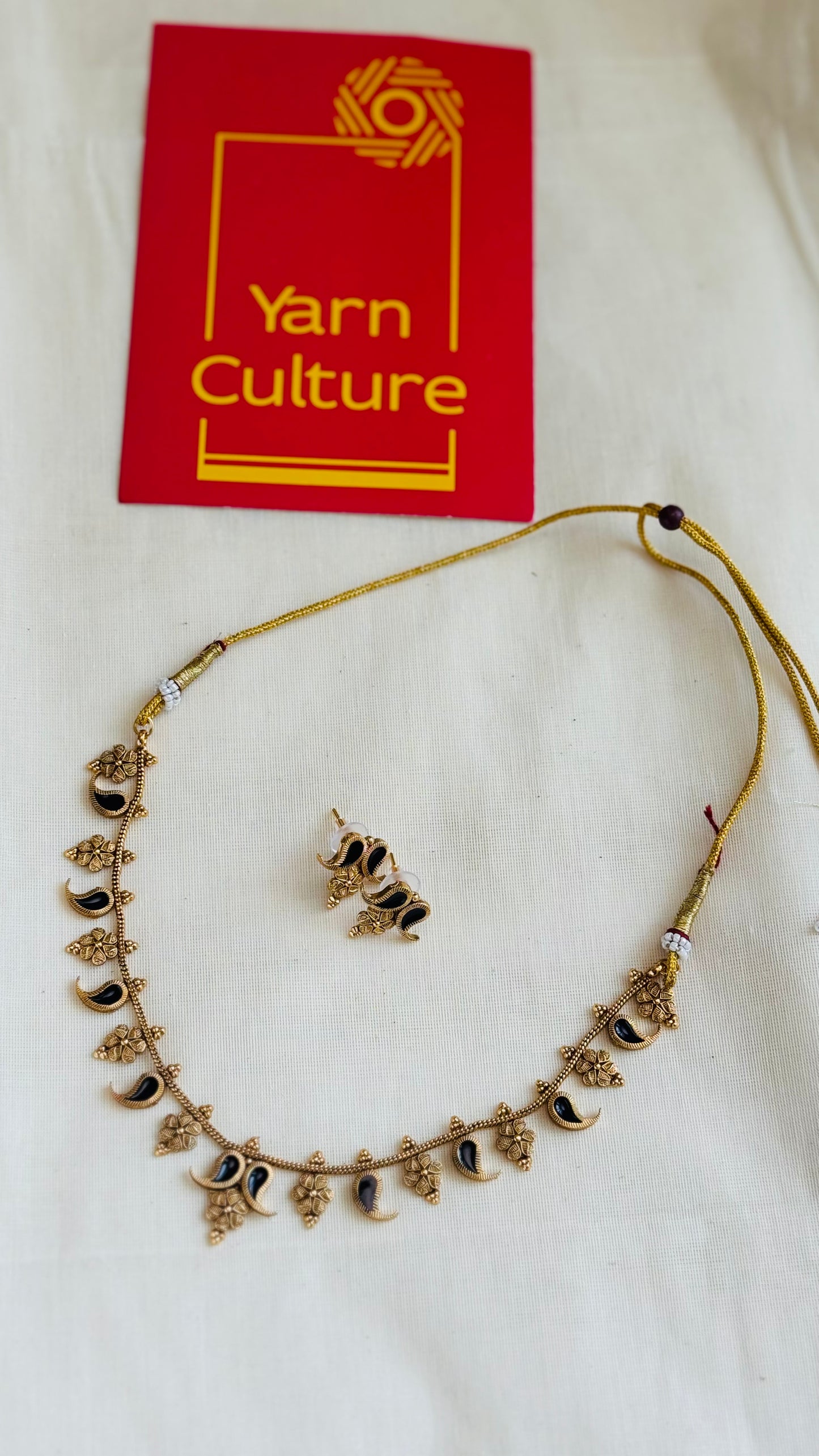 Curved green palakka (pulinagam) with floral pendant neckpiece, with earrings - YCGPNP761