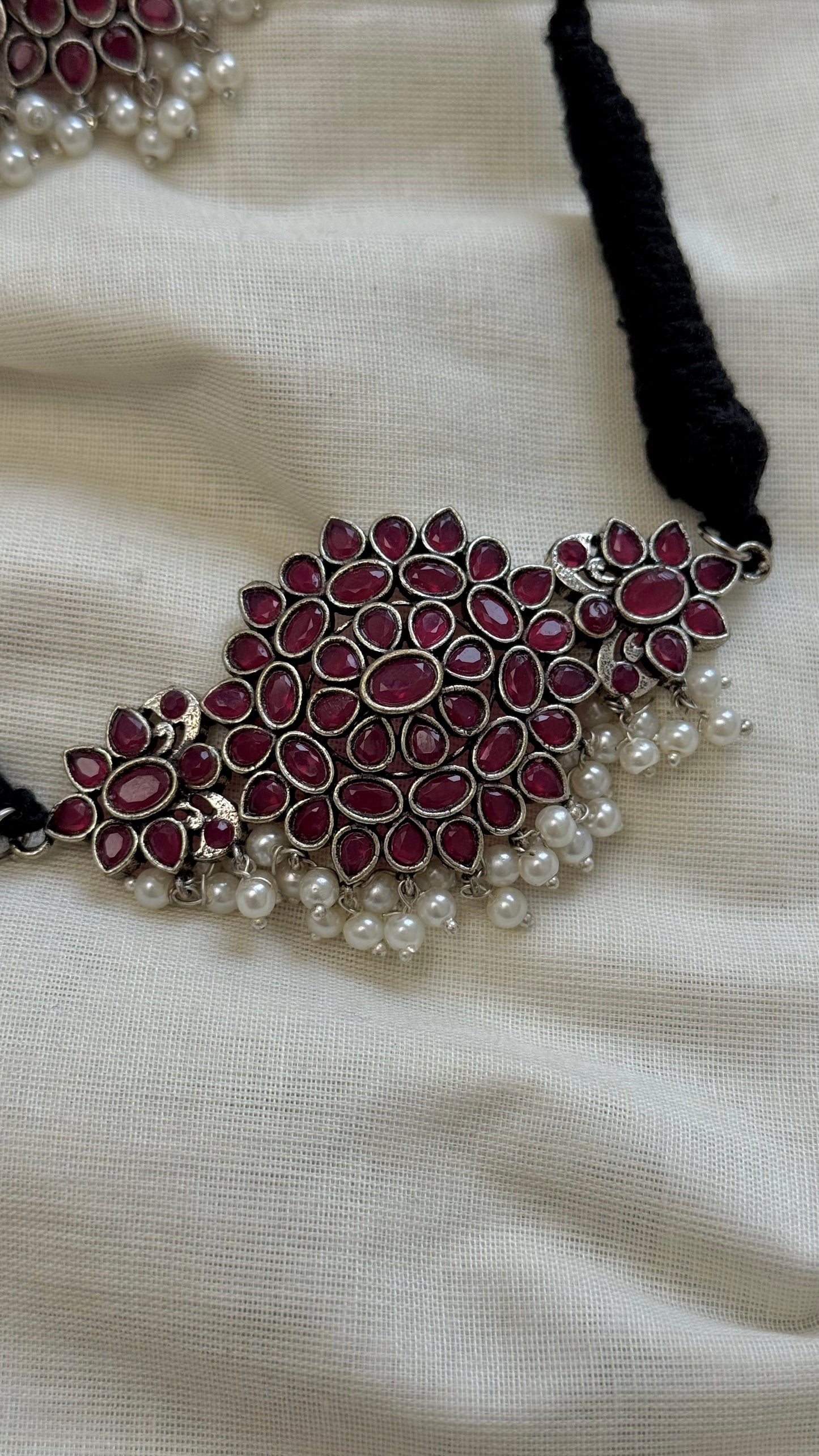 Black thread choker, ruby stones - YCOSNP306