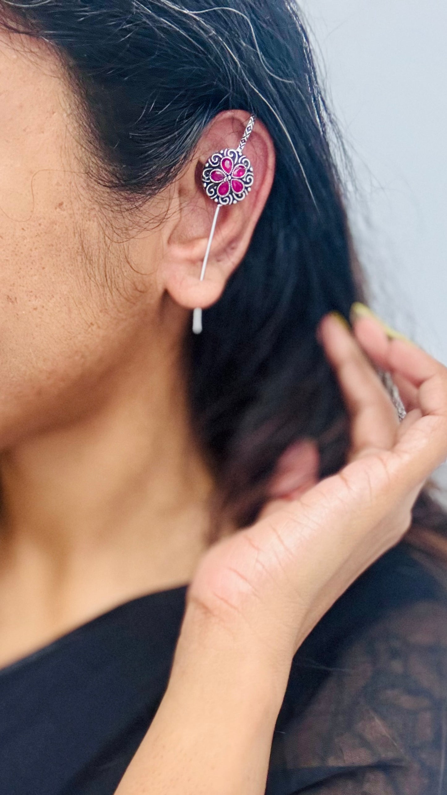 Oxidised silver, maroon stone, round floral earcuff - YCOSEEC297