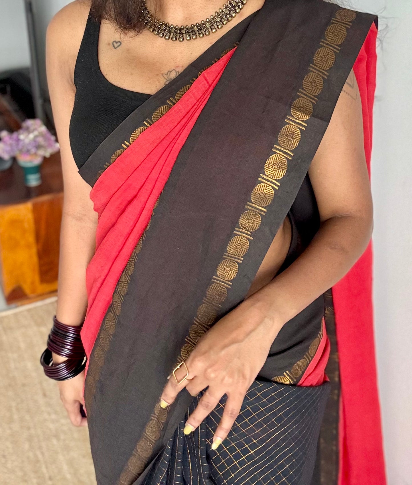 Sengathir (செங்கதிர்) : bright red with black checks, sungudi cotton - YCCOTNMSJA187