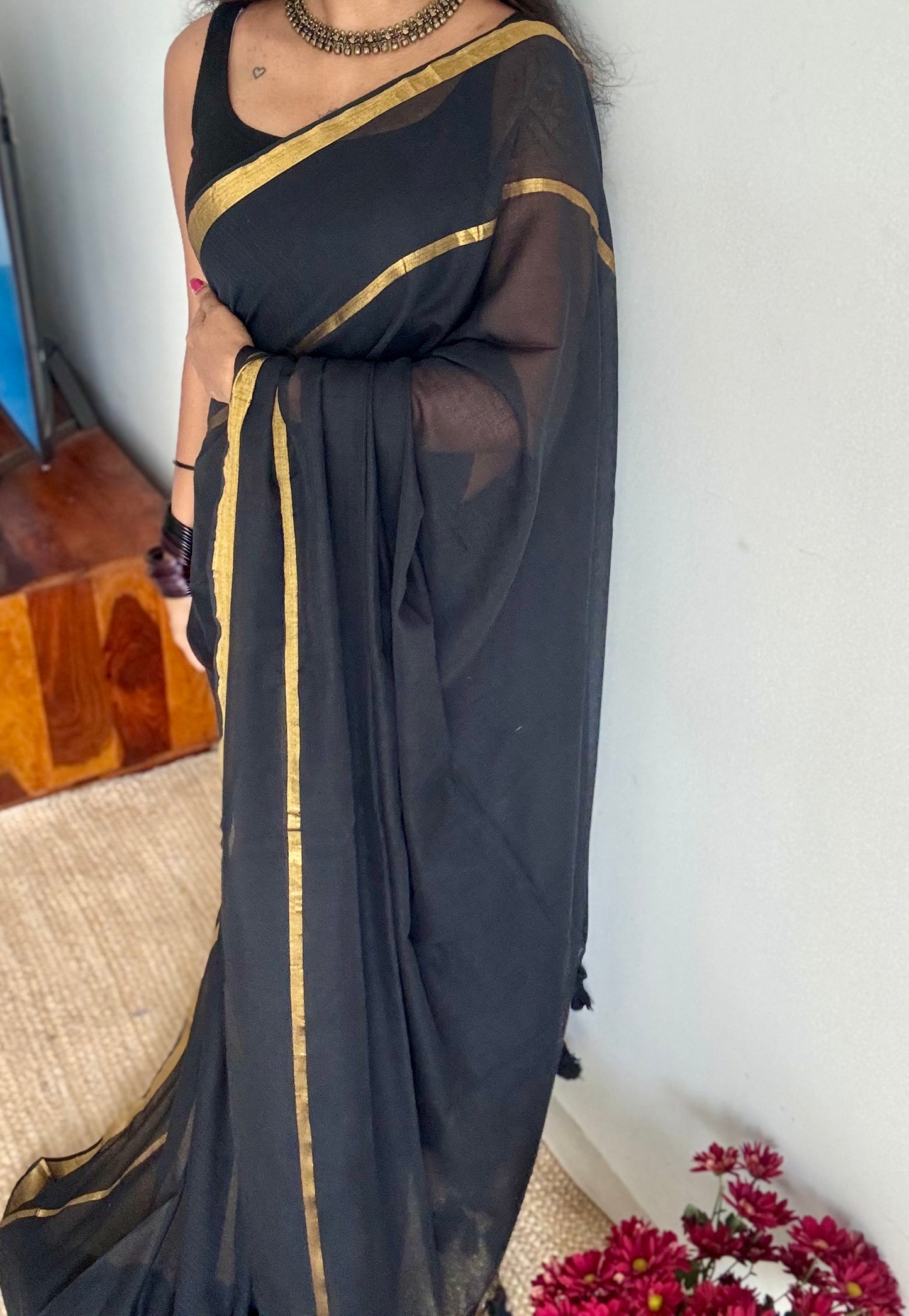 Black mul, antique gold zari, gap border pattern - YCBCMCGZSE69