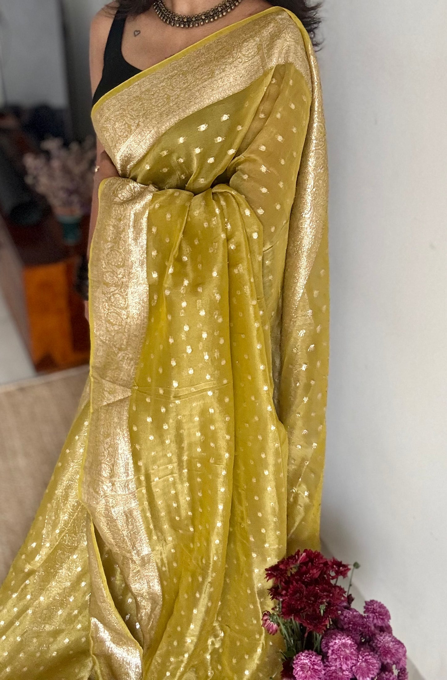 Light green with gold double tone, soft crushed tissue, thread zari - YCDOSFEJUTB10