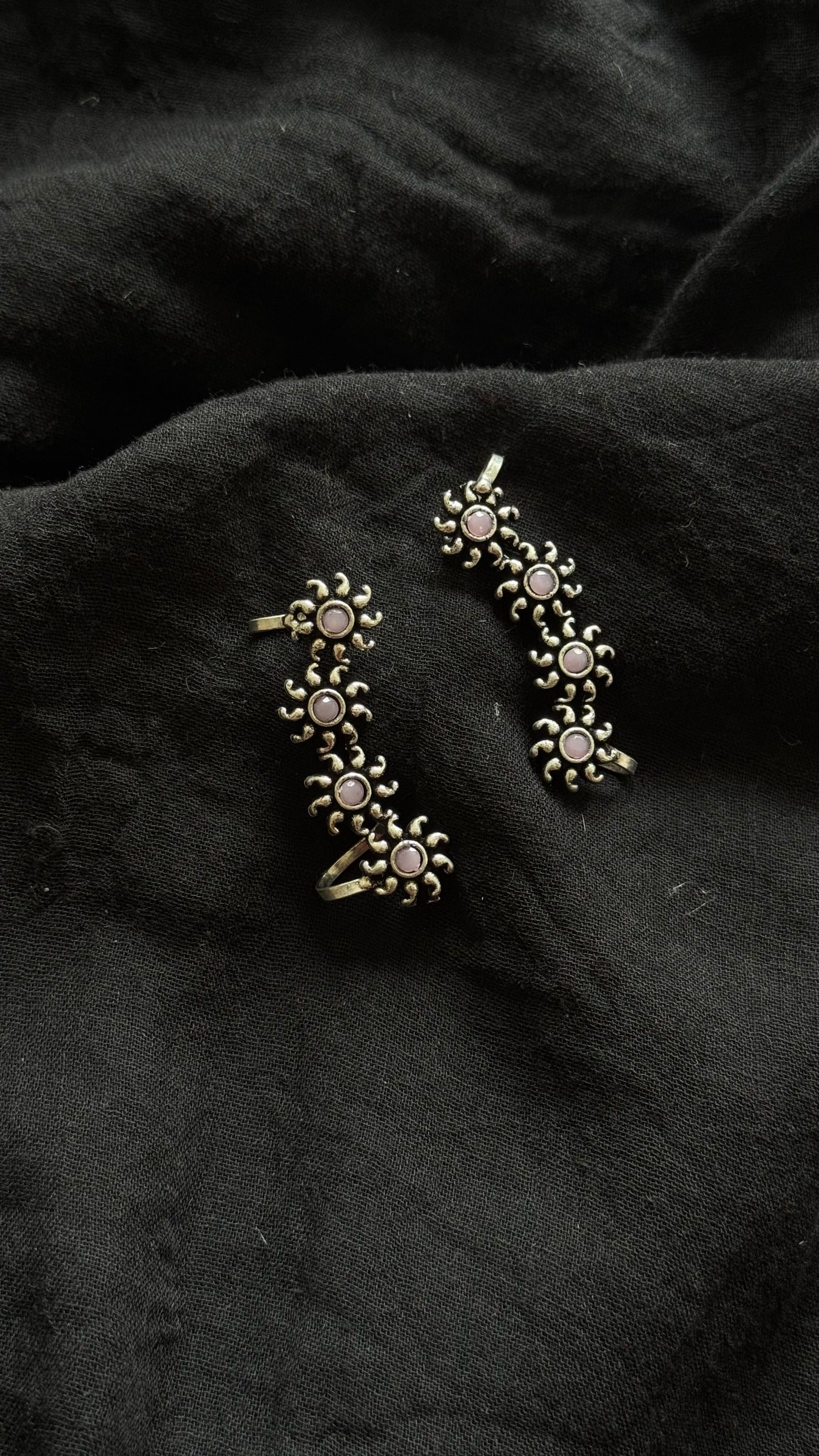 Oxidised silver, pink stone floral patterned earcuff - YCOSEC709