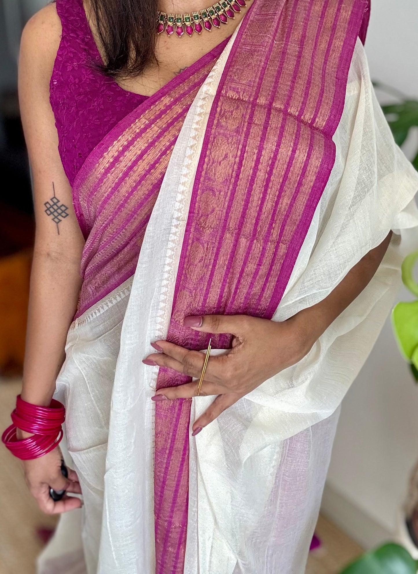 Ivory mul saree, purple pink kanchi border - YCIEON17
