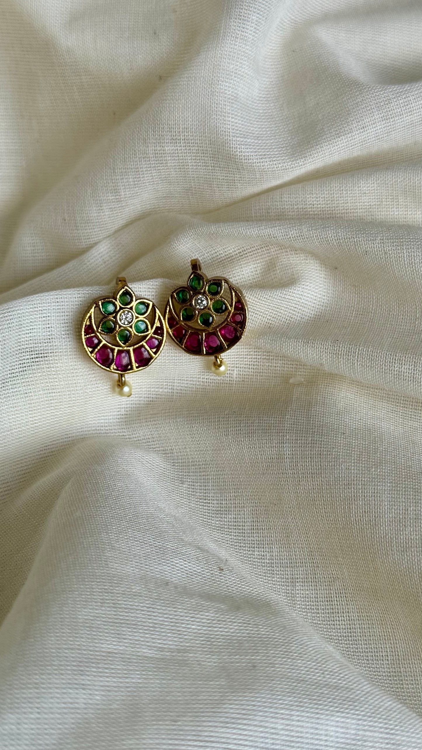 Bugadi clip-on (non pierced), kundan stones - YCAGEBU274