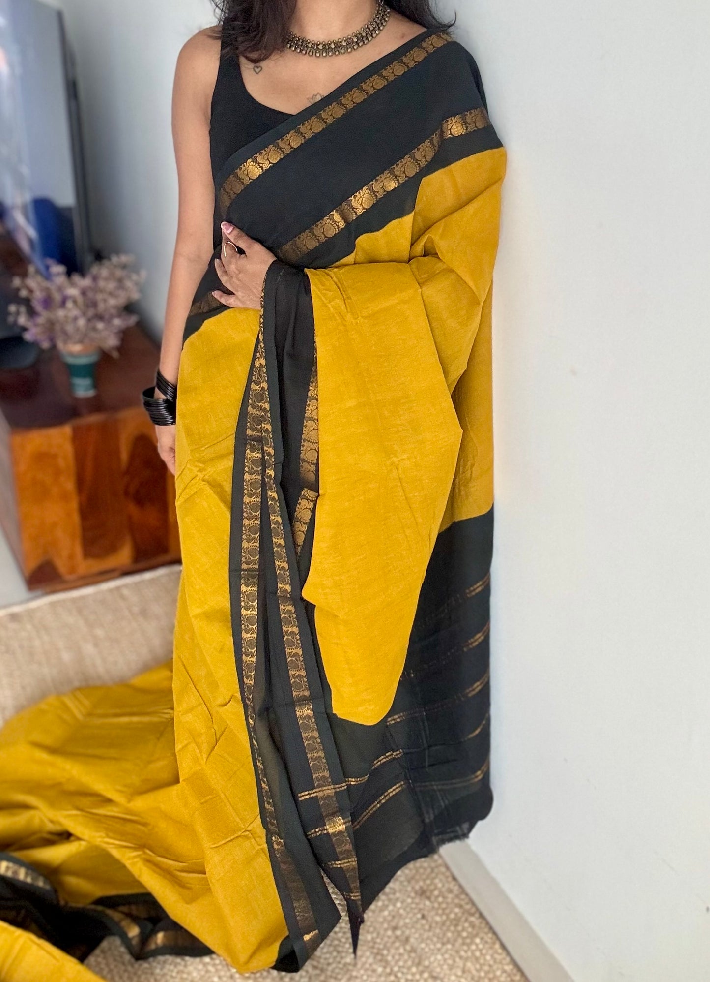 Turmeric yellow with black, rettaipettu sungudi, soft cotton - YCCOTNJSUN06
