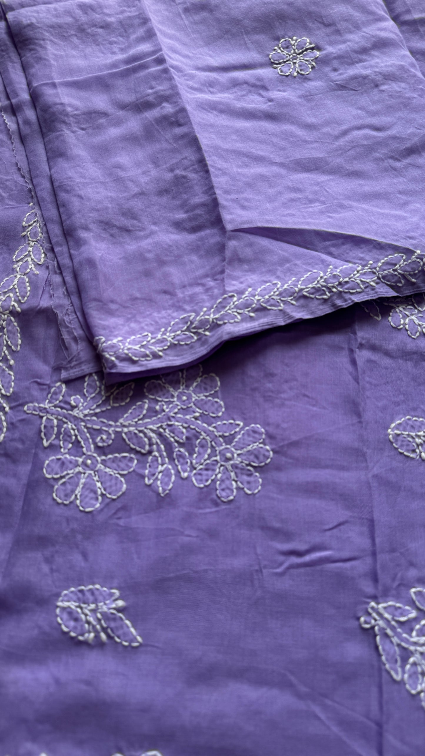 Sitaron Ki Shabnam (dew of the stars) – Lavender Chikankari, soft cotton