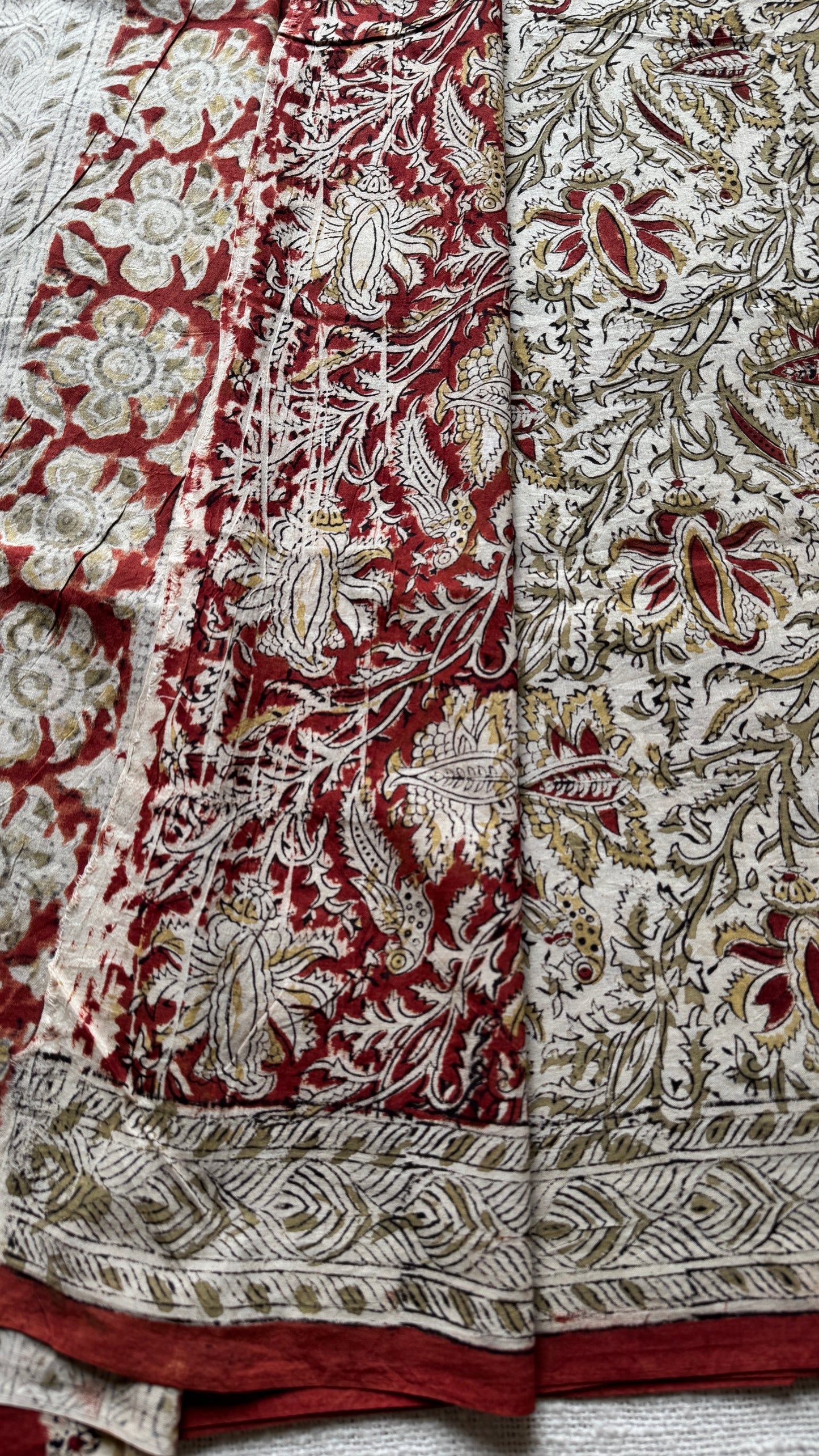 Cream kalamkari, red floral vines, floral motif pallu YCWOTDKBP01