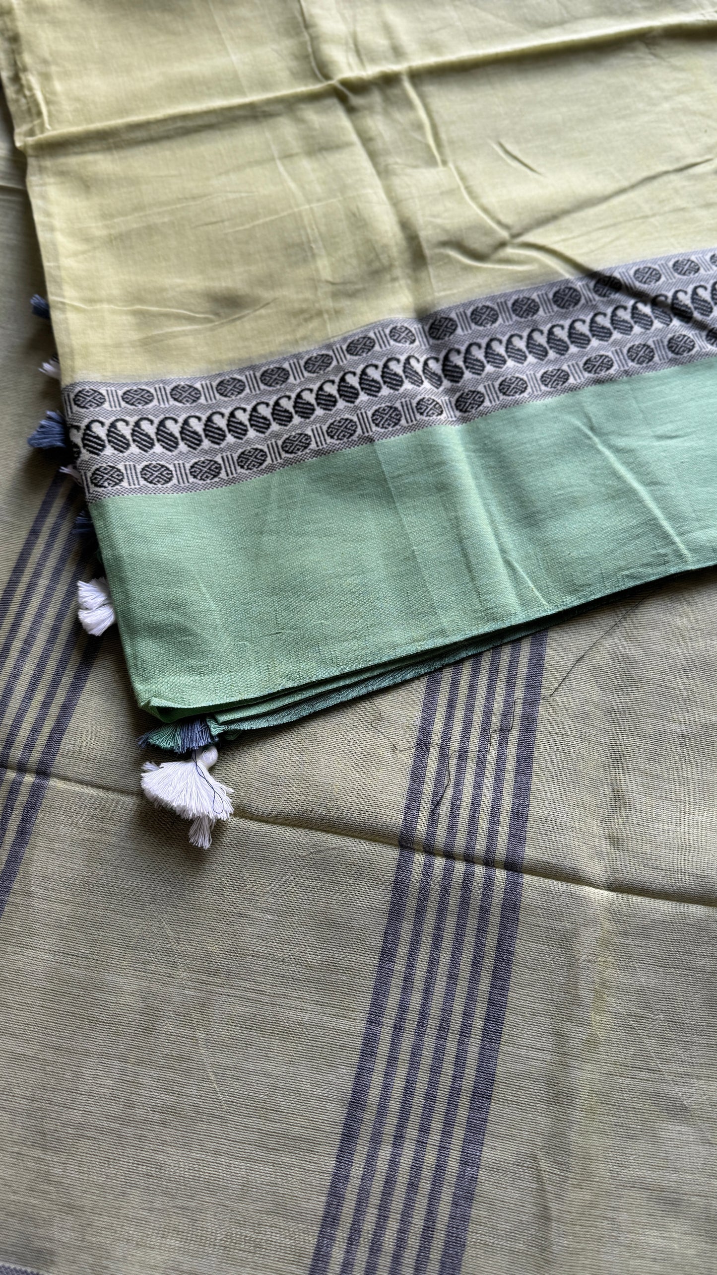 Leafy Whisper - Phulia Handwoven Soft Cotton YCBCFC04