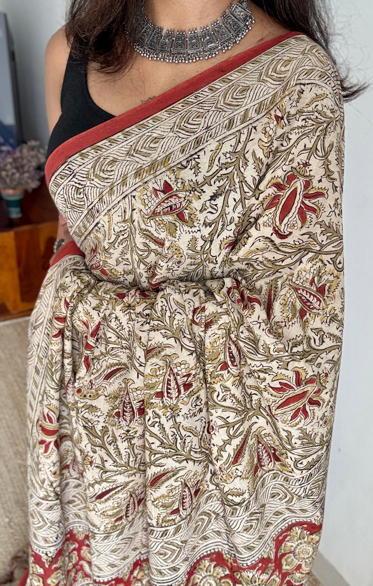 Cream kalamkari, red floral vines, floral motif pallu YCWOTDKBP01