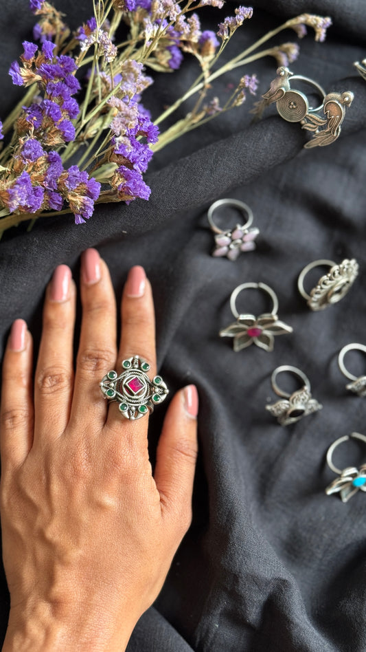 Adjustable floral square ring - green red stones
