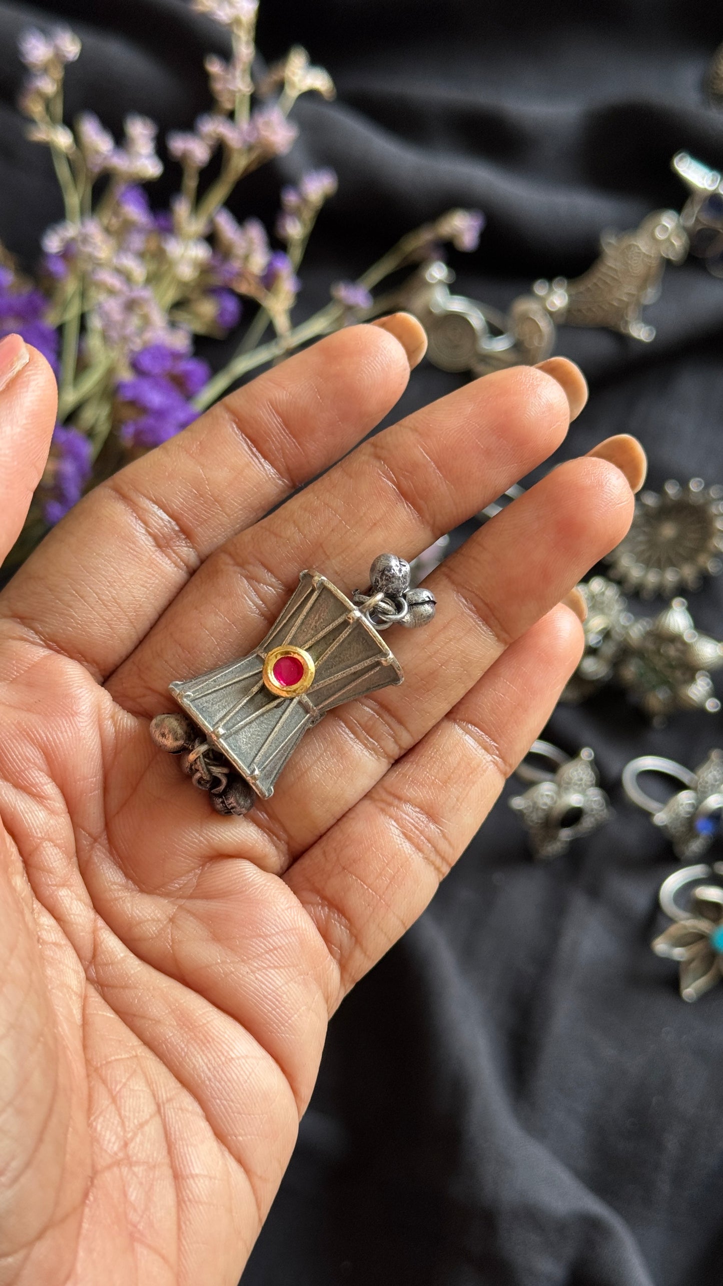 Adjustable ring - ghungroo at the sides