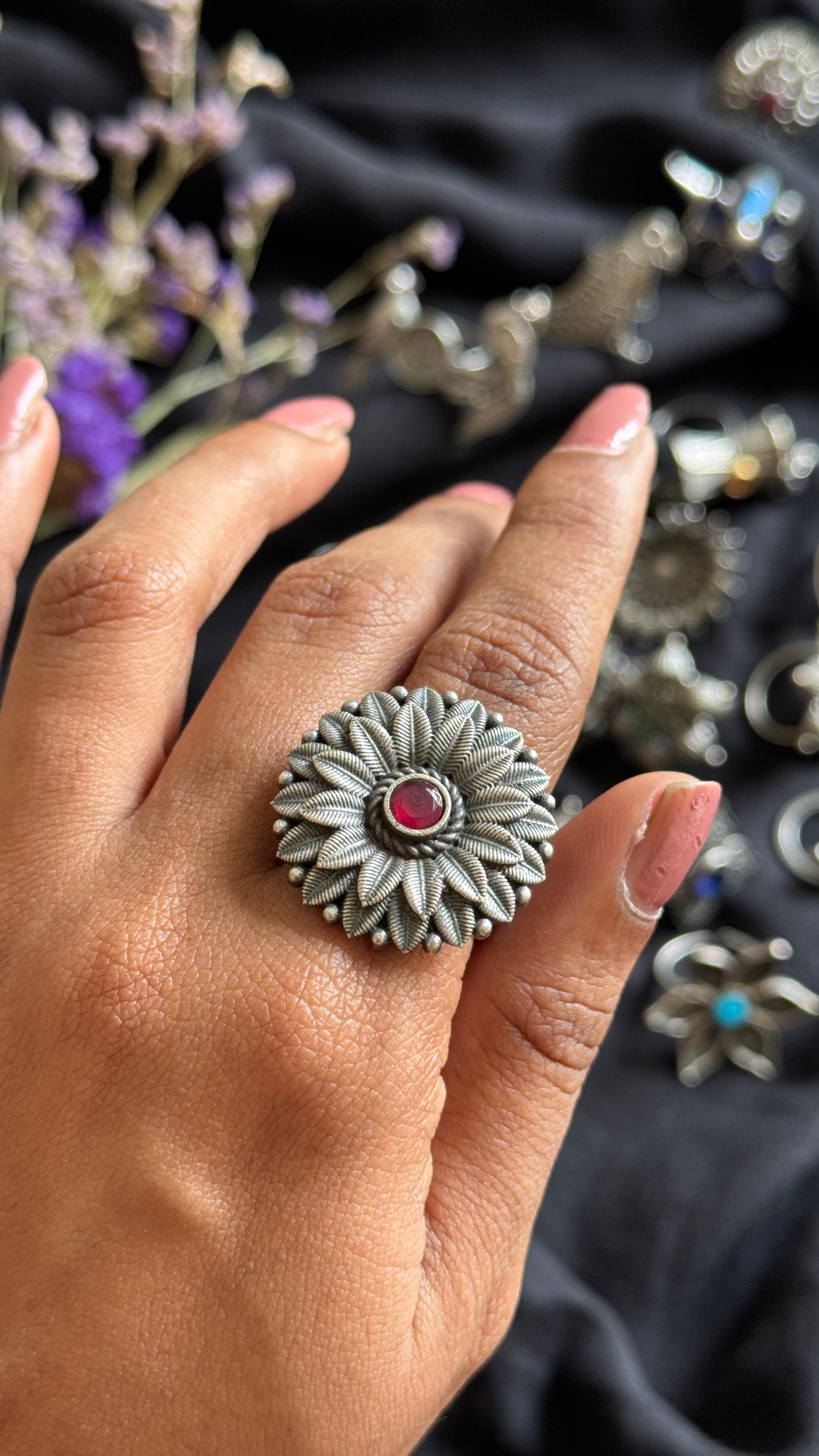 Adjustable floral ring - red stone