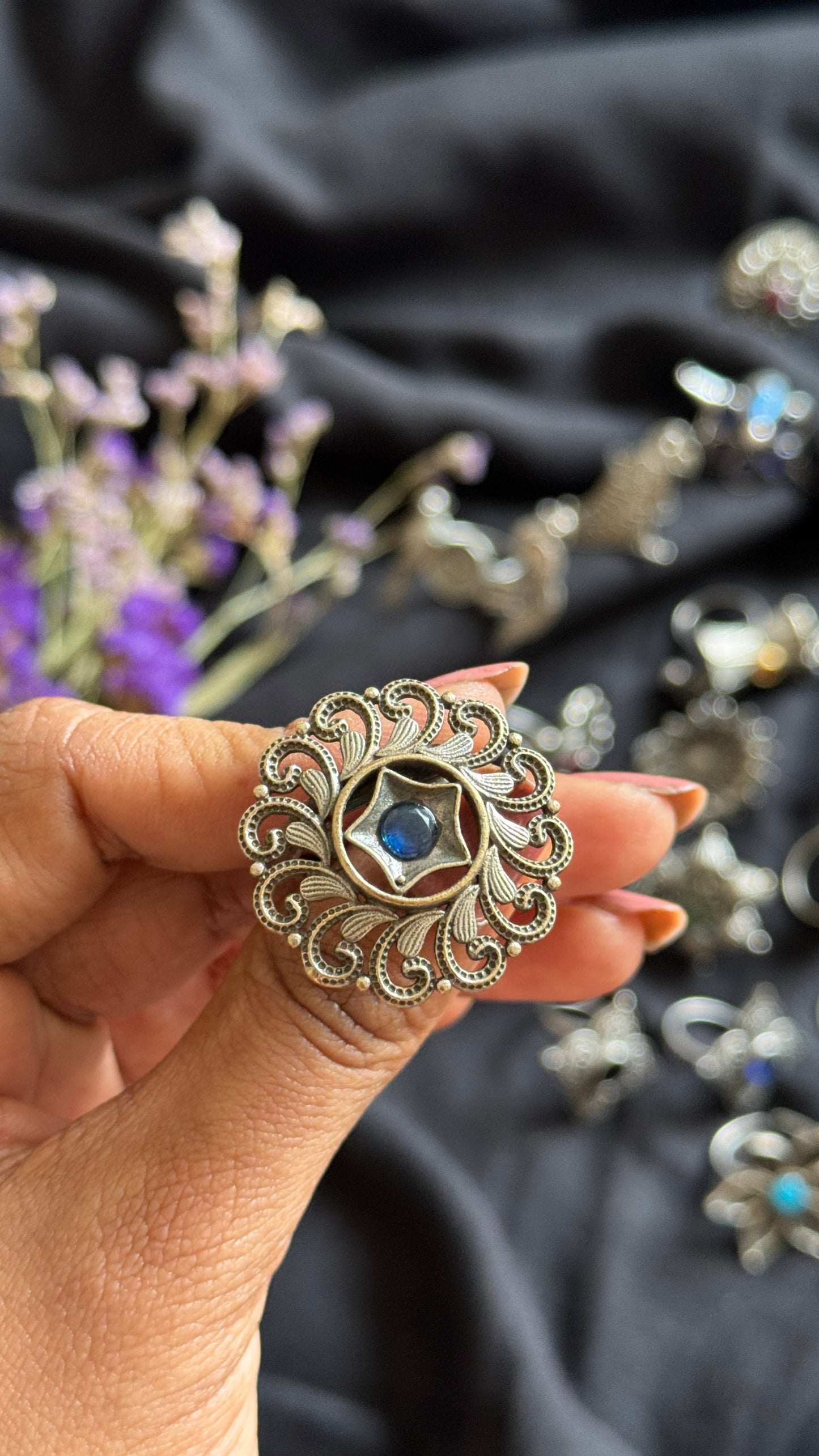 Adjustable floral round ring - blue stone - YCOSFR110