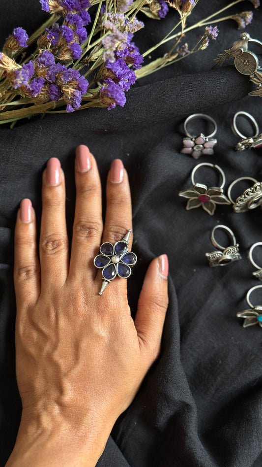 Adjustable floral ring - dark blue