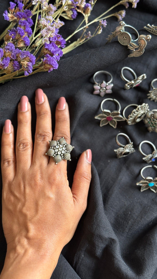 Adjustable floral petal ring - white stones - YCOSFR105