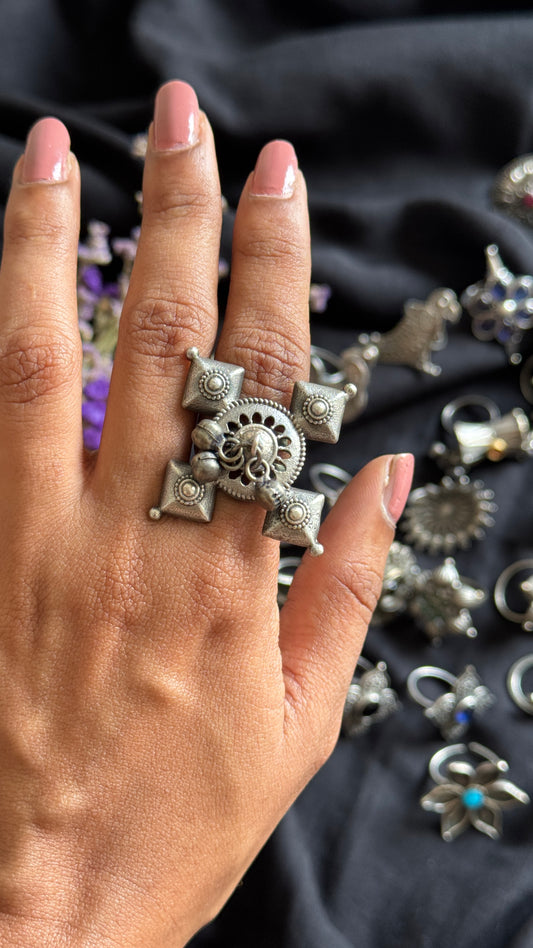 Adjustable square ring - with ghungroo