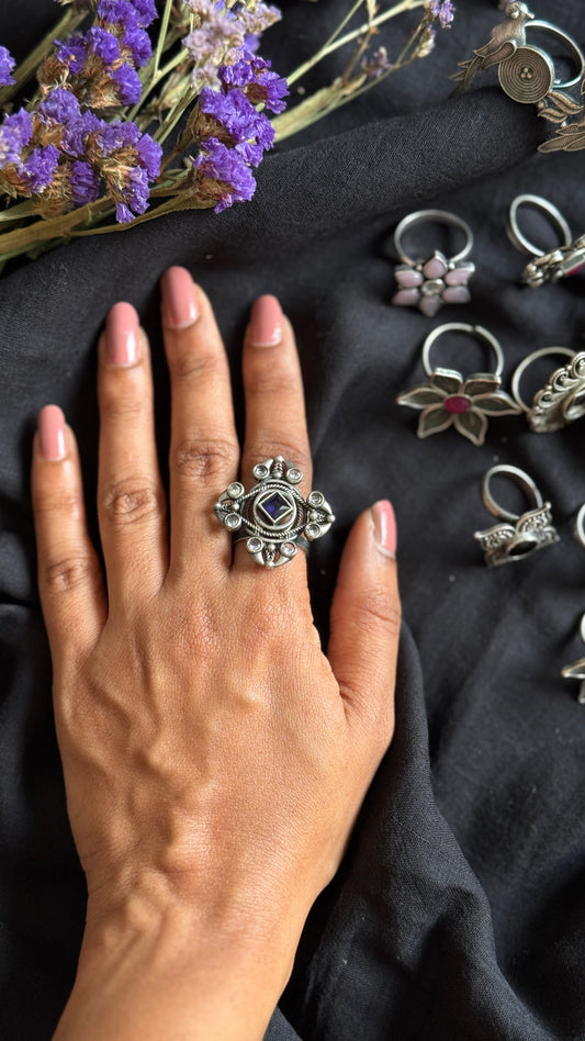 Adjustable floral square ring - blue stones