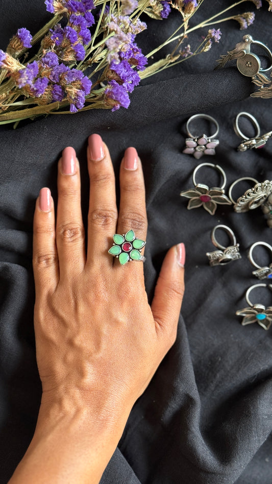 Adjustable floral ring - mint green & red stone - YCOSFR81