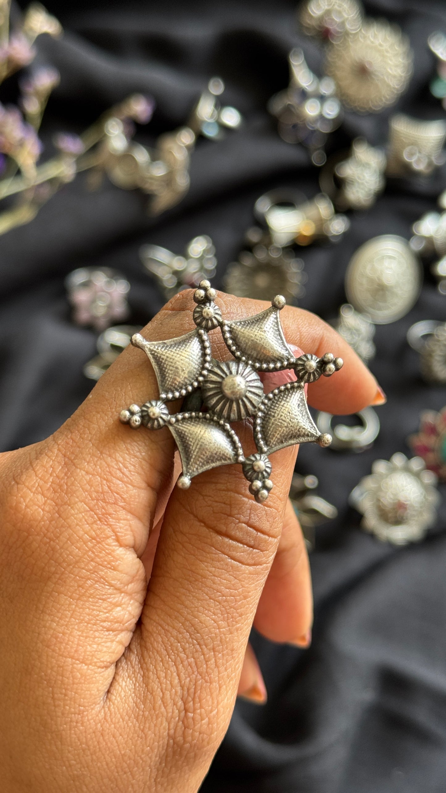 Adjustable square ring