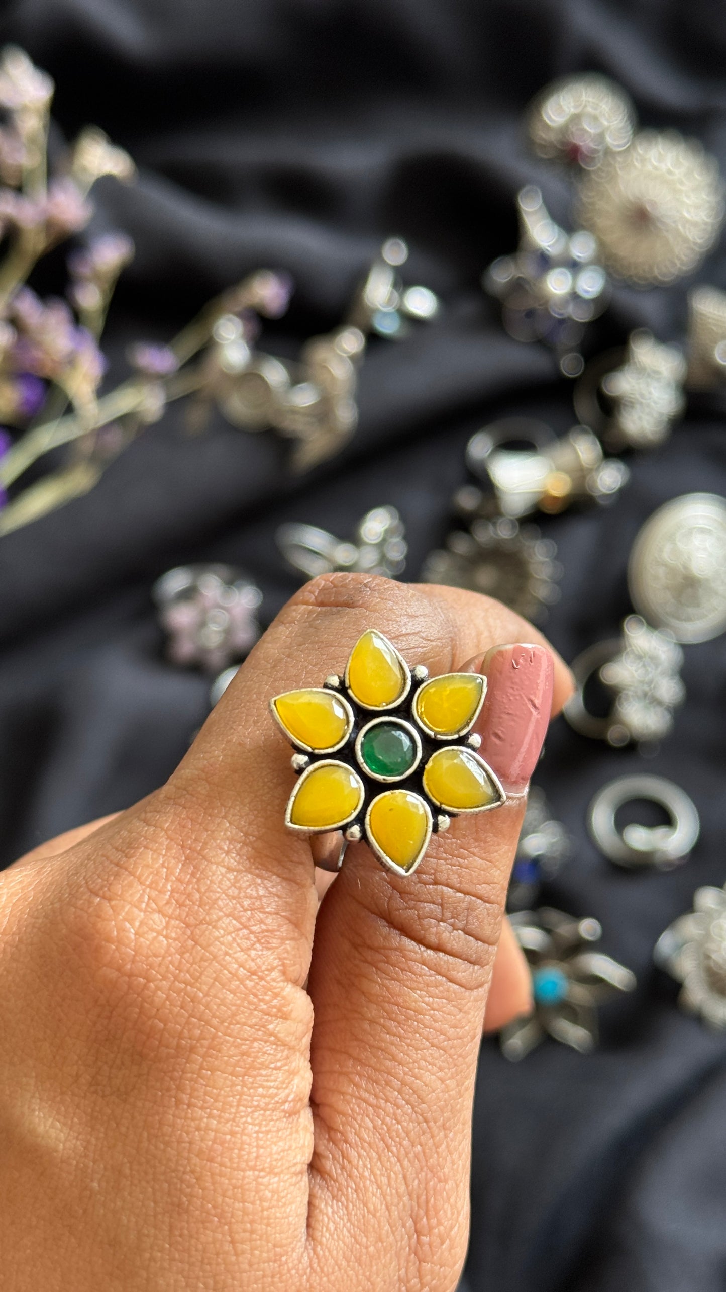 Adjustable floral ring - yellow stone