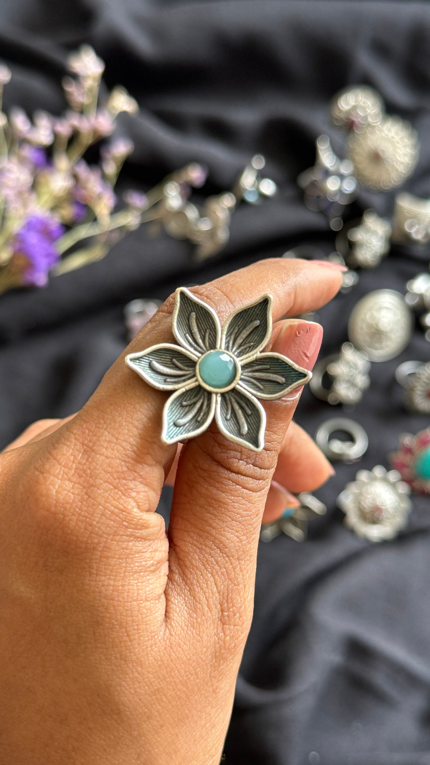 Antique Bloom - Adjustable Floral Ring, Mint stone