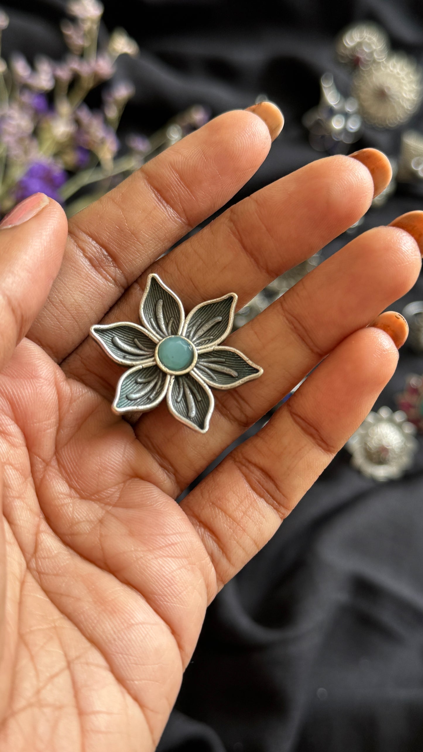 Antique Bloom - Adjustable Floral Ring, Mint stone