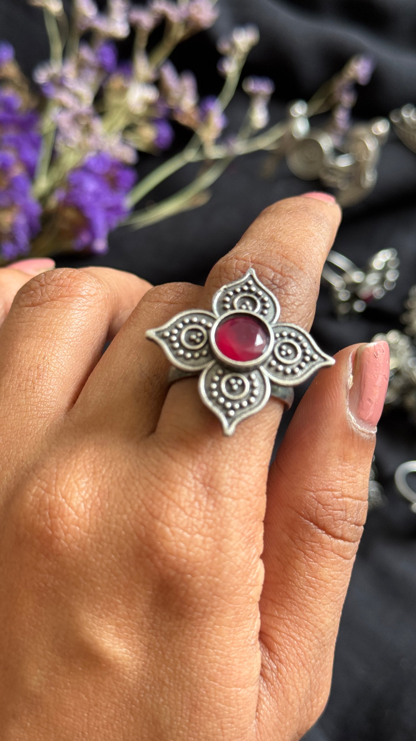 Adjustable floral ring - red stone