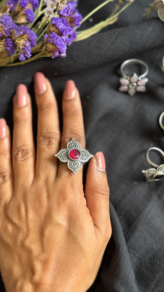 Adjustable floral ring - red stone