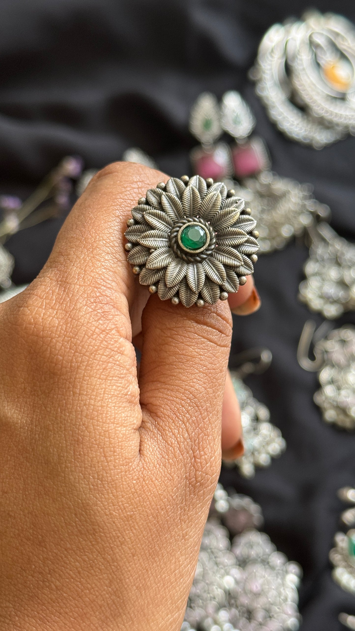 Adjustable floral ring - green stone
