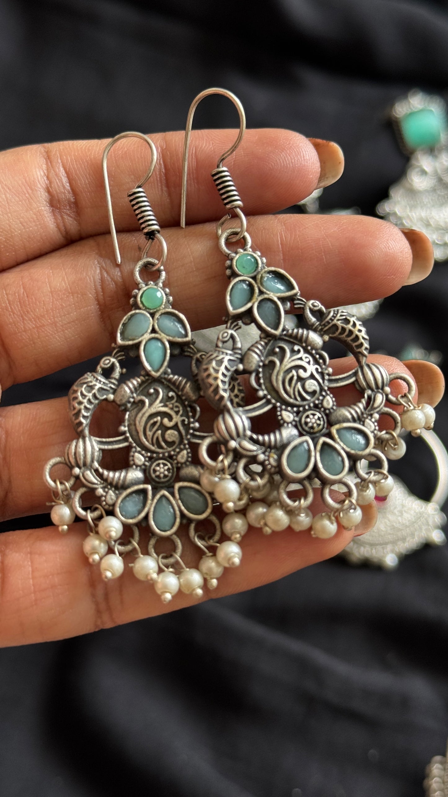 Hanging earrings - silver & mint
