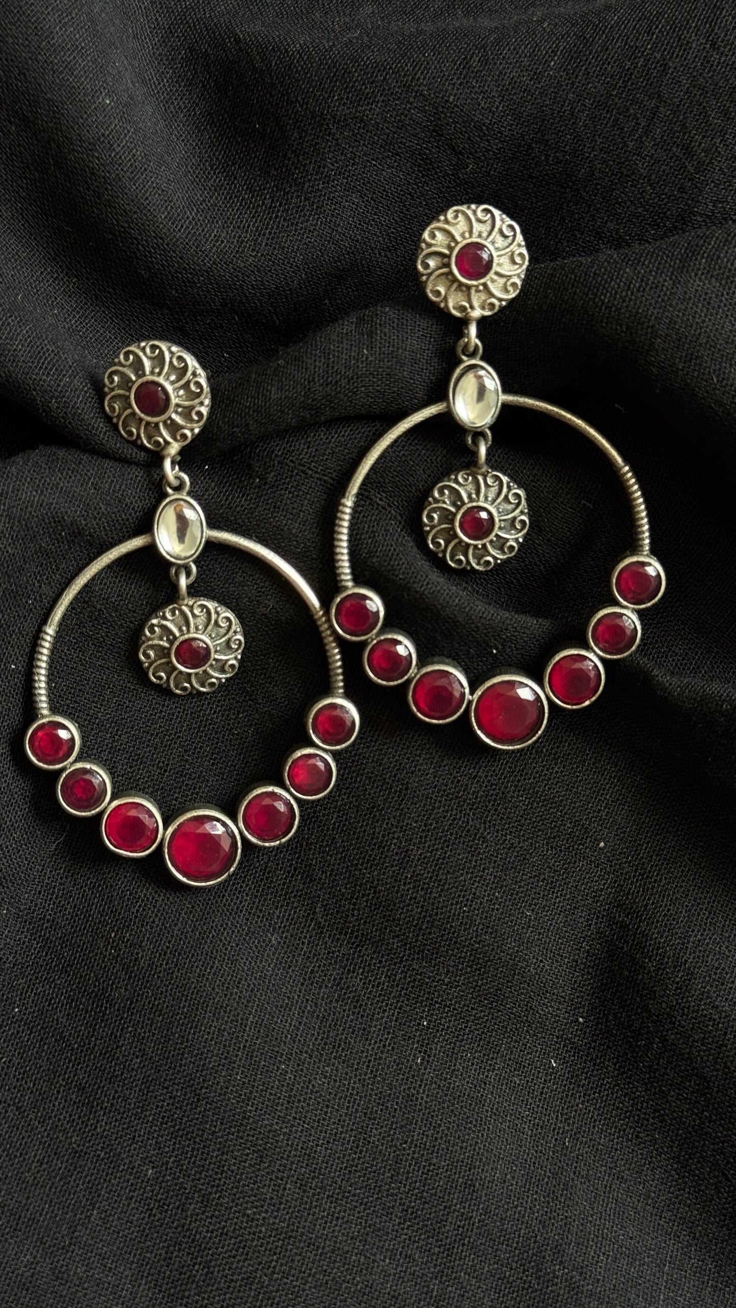 Dangler loop earrings - silver & red stones - YCOSED26