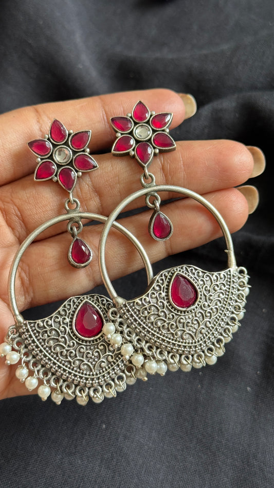 Dangler loop earrings - silver & dark pink - YCOSED22