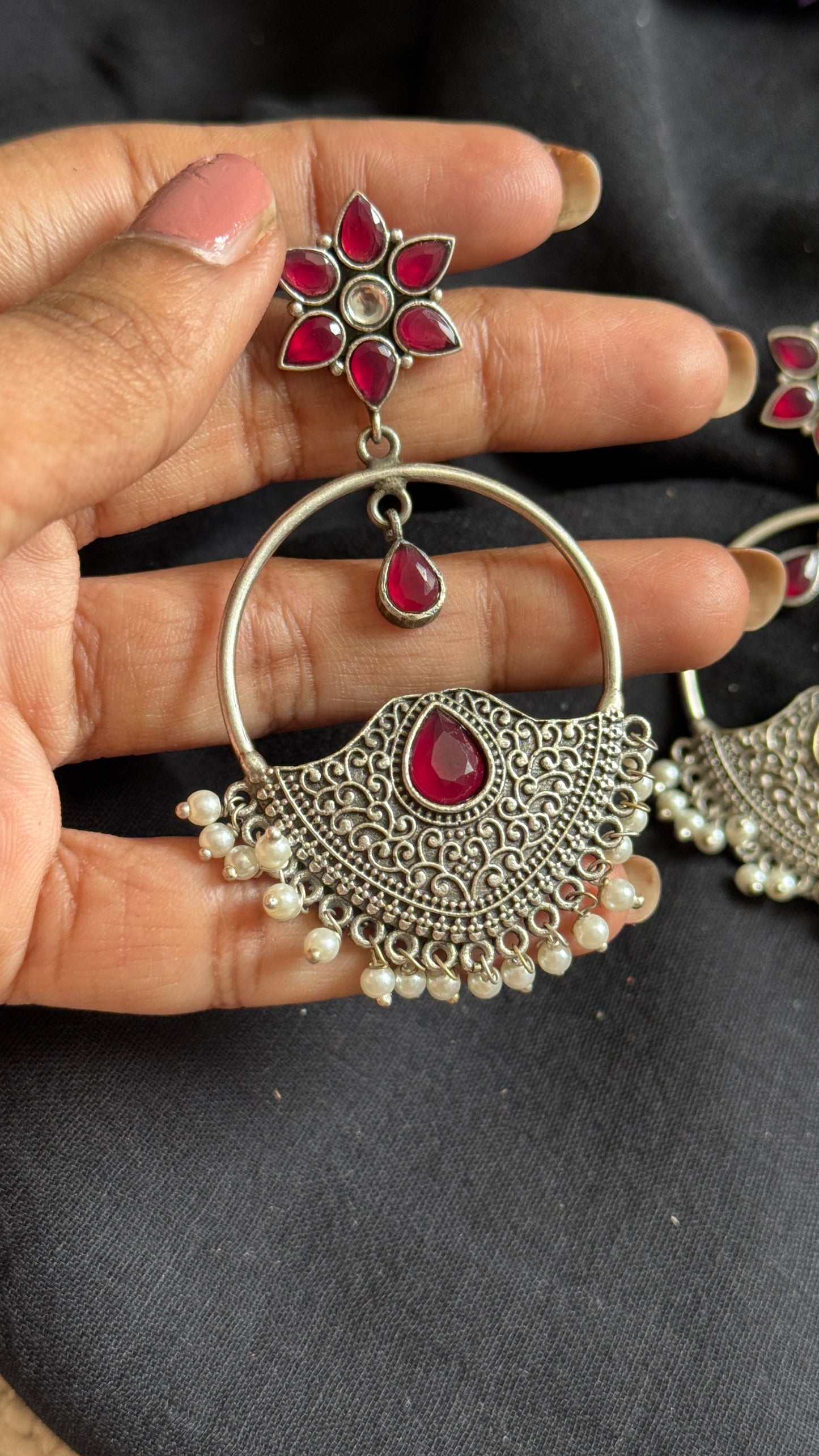 Dangler loop earrings - silver & dark pink - YCOSED22