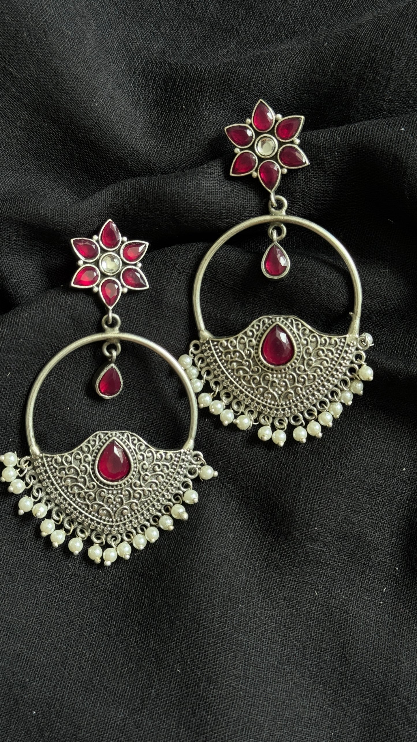 Dangler loop earrings - silver & dark pink - YCOSED22