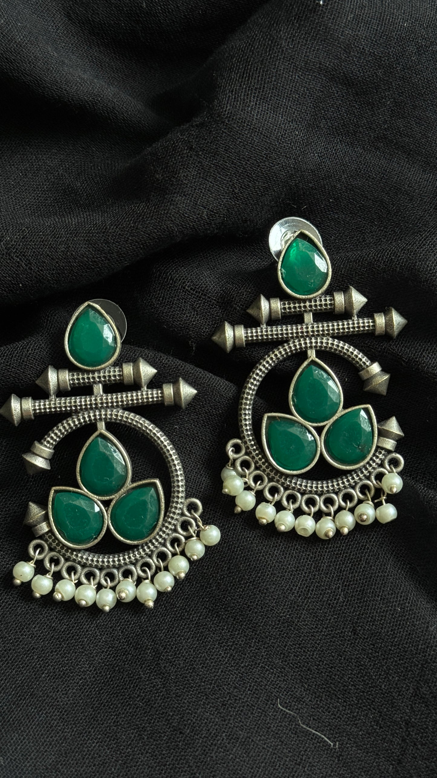 Dangler earrings - silver & dark green - YCOSED08