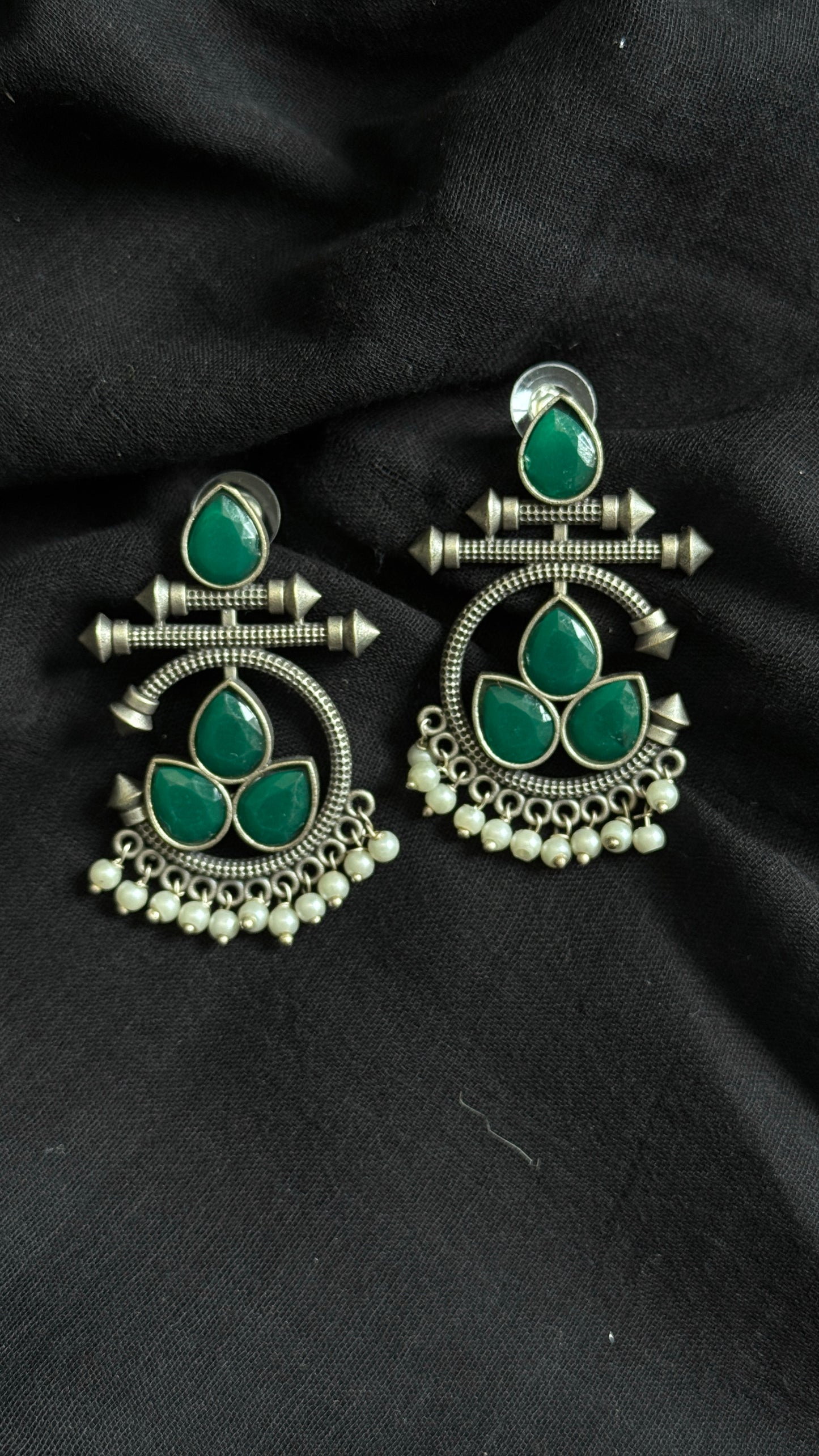 Dangler earrings - silver & dark green - YCOSED08