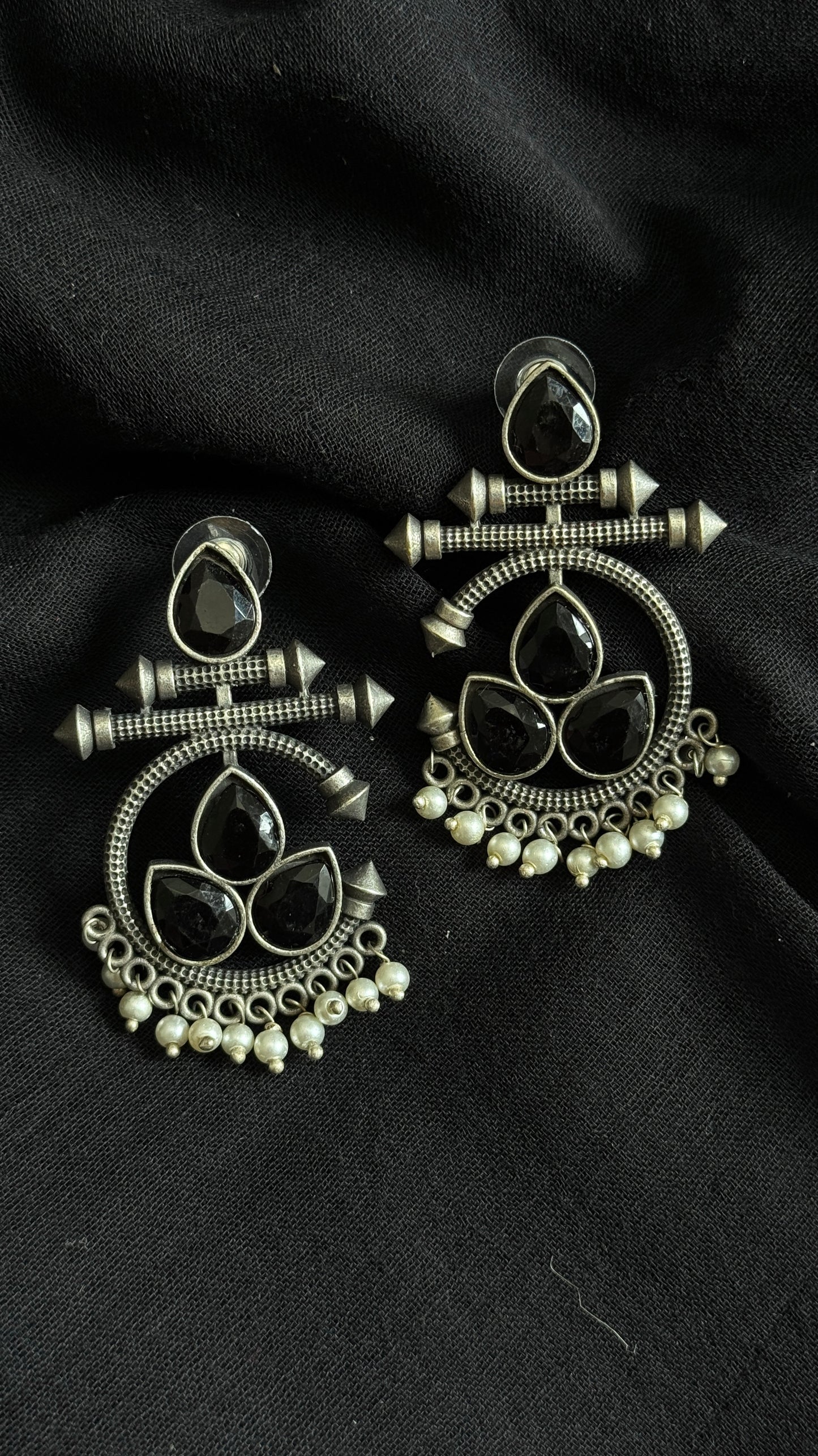Dangler earrings - silver & black