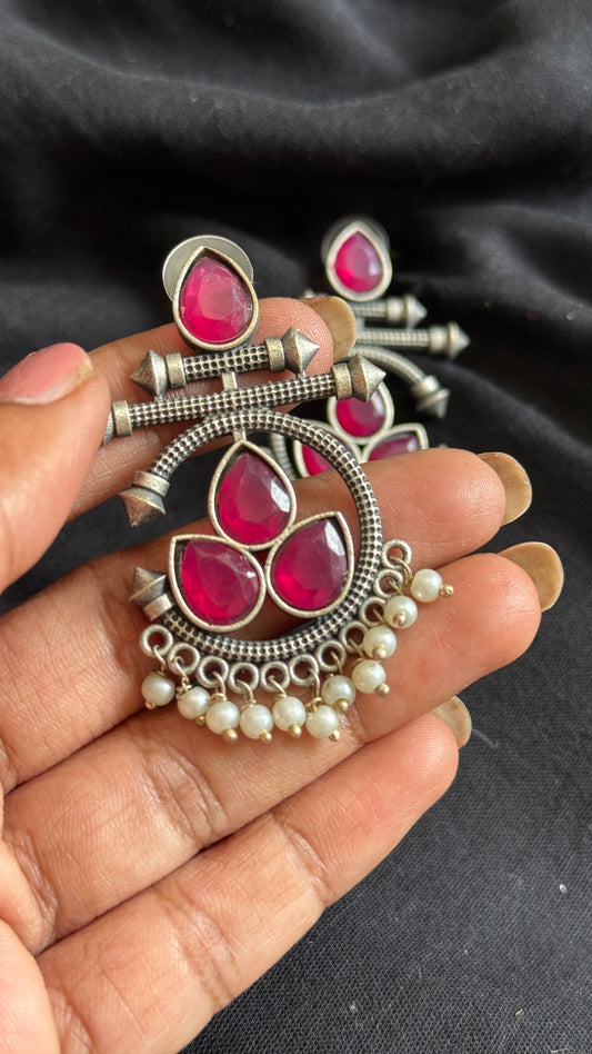 Dangler earrings - silver & dark pink - YCOSED10