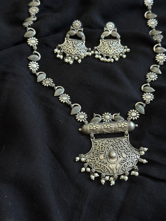Long haram - silver with dangler earring