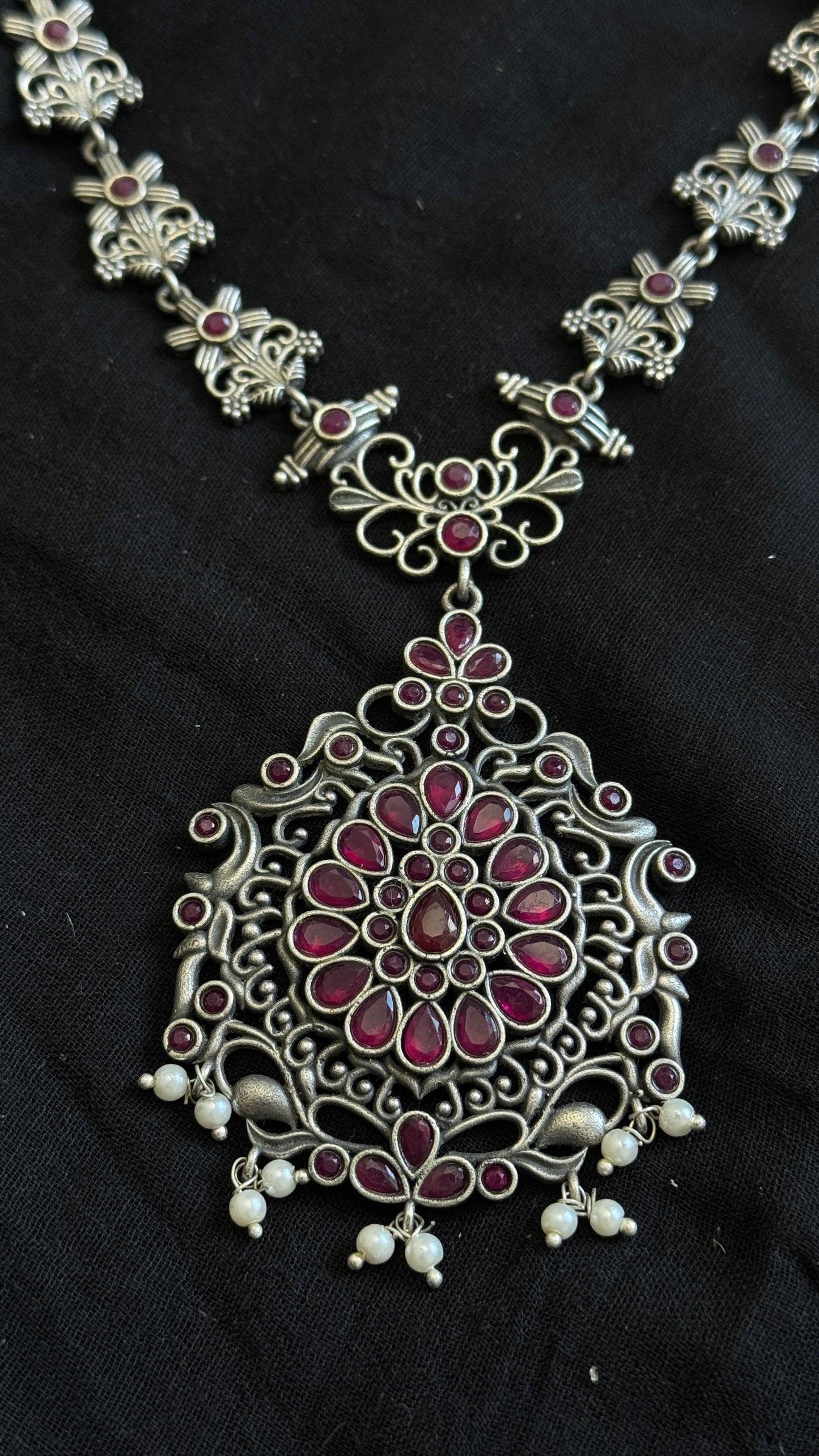 Long haram - silver & red, with dangler earring