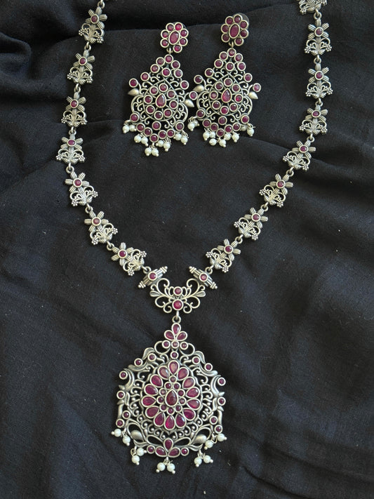 Long haram - silver & red, with dangler earring