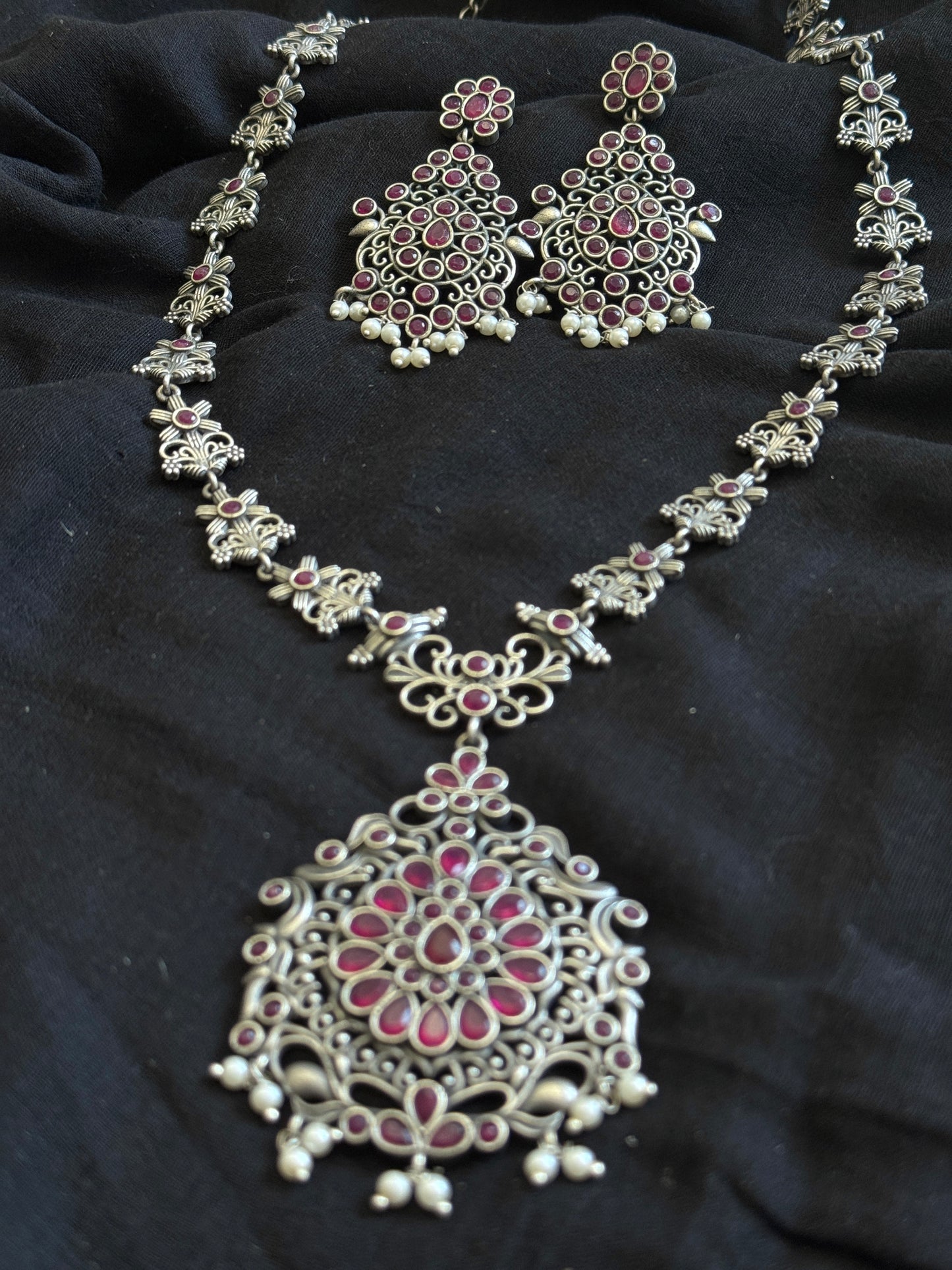 Long haram - silver & red, with dangler earring