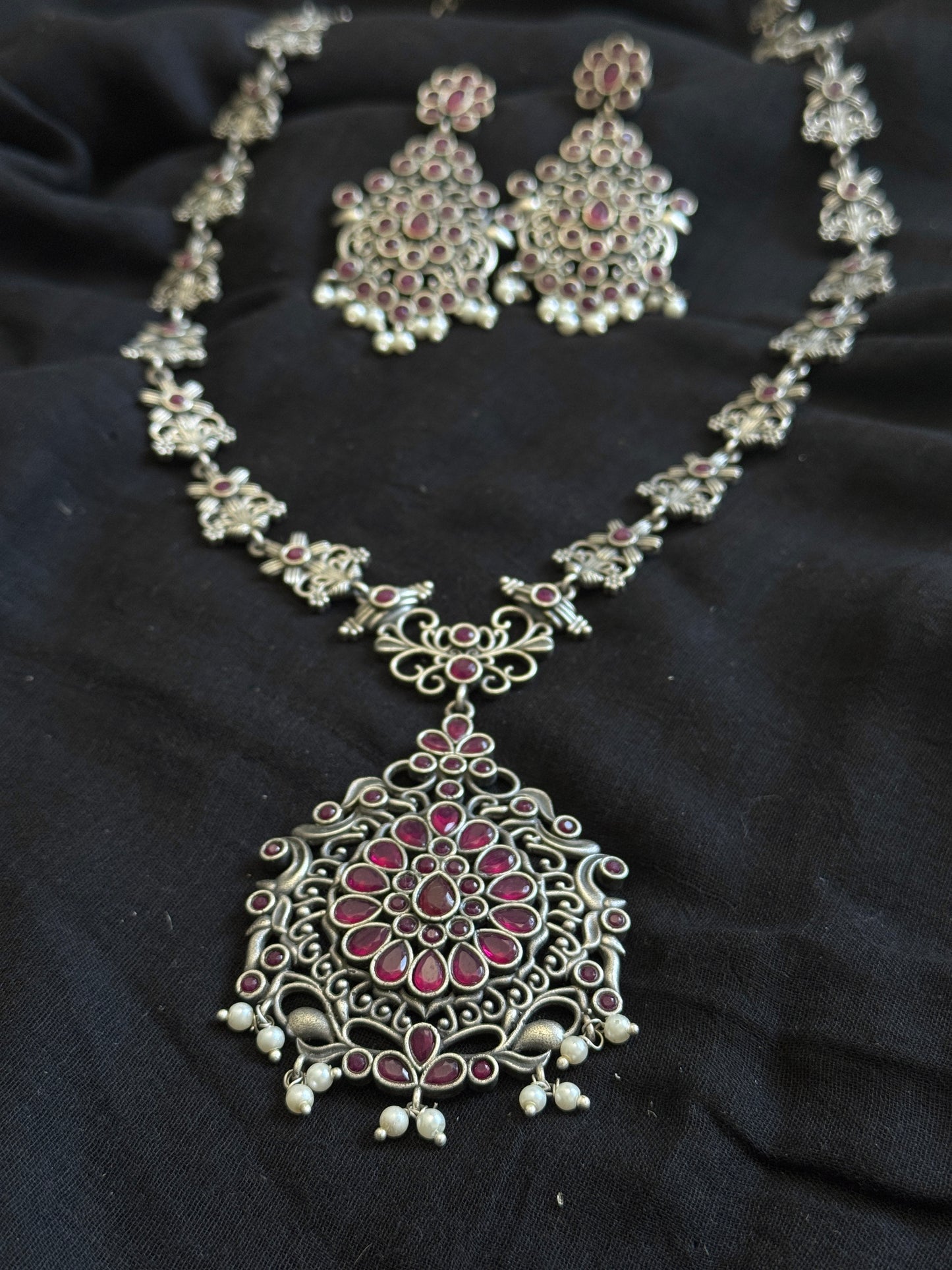Long haram - silver & red, with dangler earring