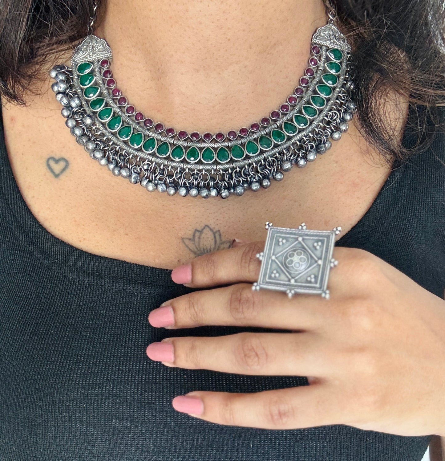 Gungroo choker - red & green