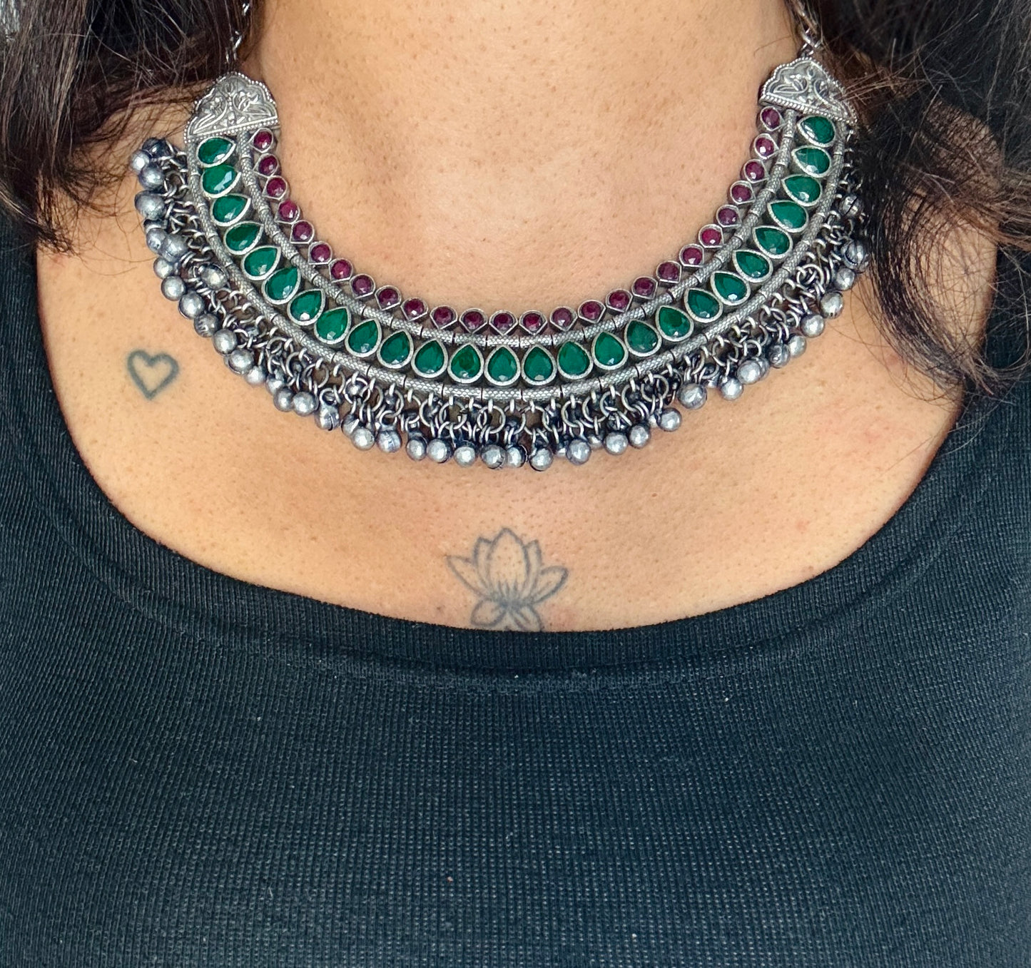 Gungroo choker - red & green